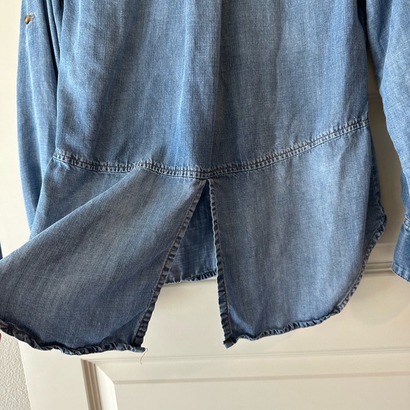 Cloth & Stone Chambray Slit Back Button Down Shirt - Picture 7 of 7